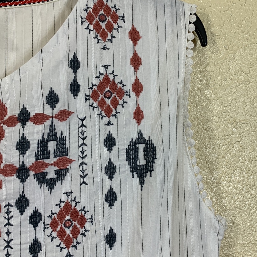 Knox Rose Top Blouse White Brown Embroidered M Light Weight Sleeveless Tiered - Picture 6 of 14